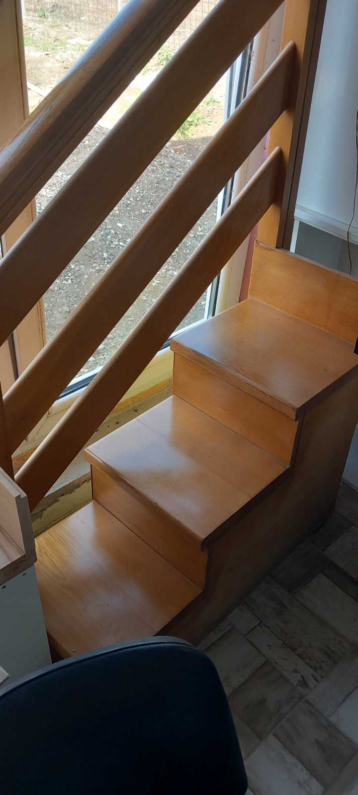 Thumbnail [100%x225]