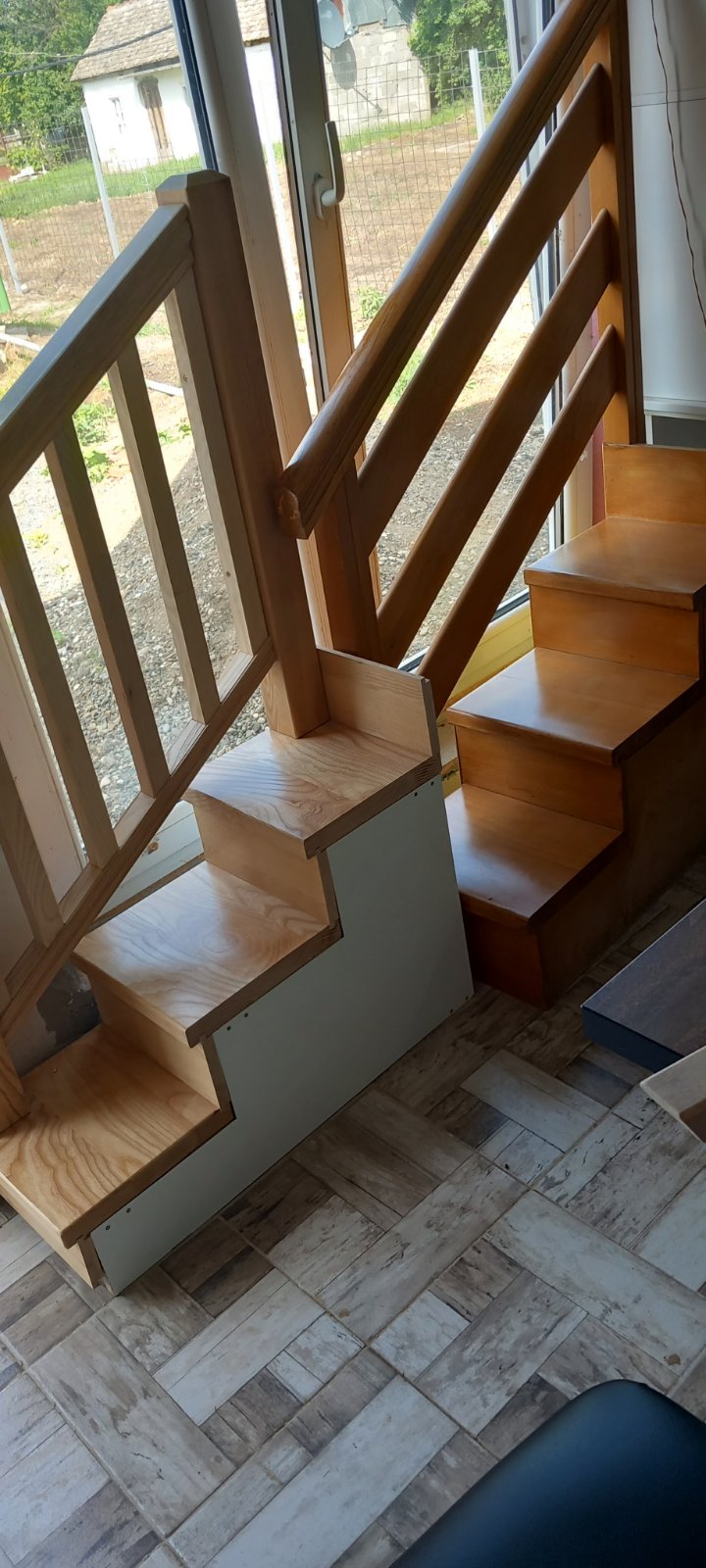 Thumbnail [100%x225]