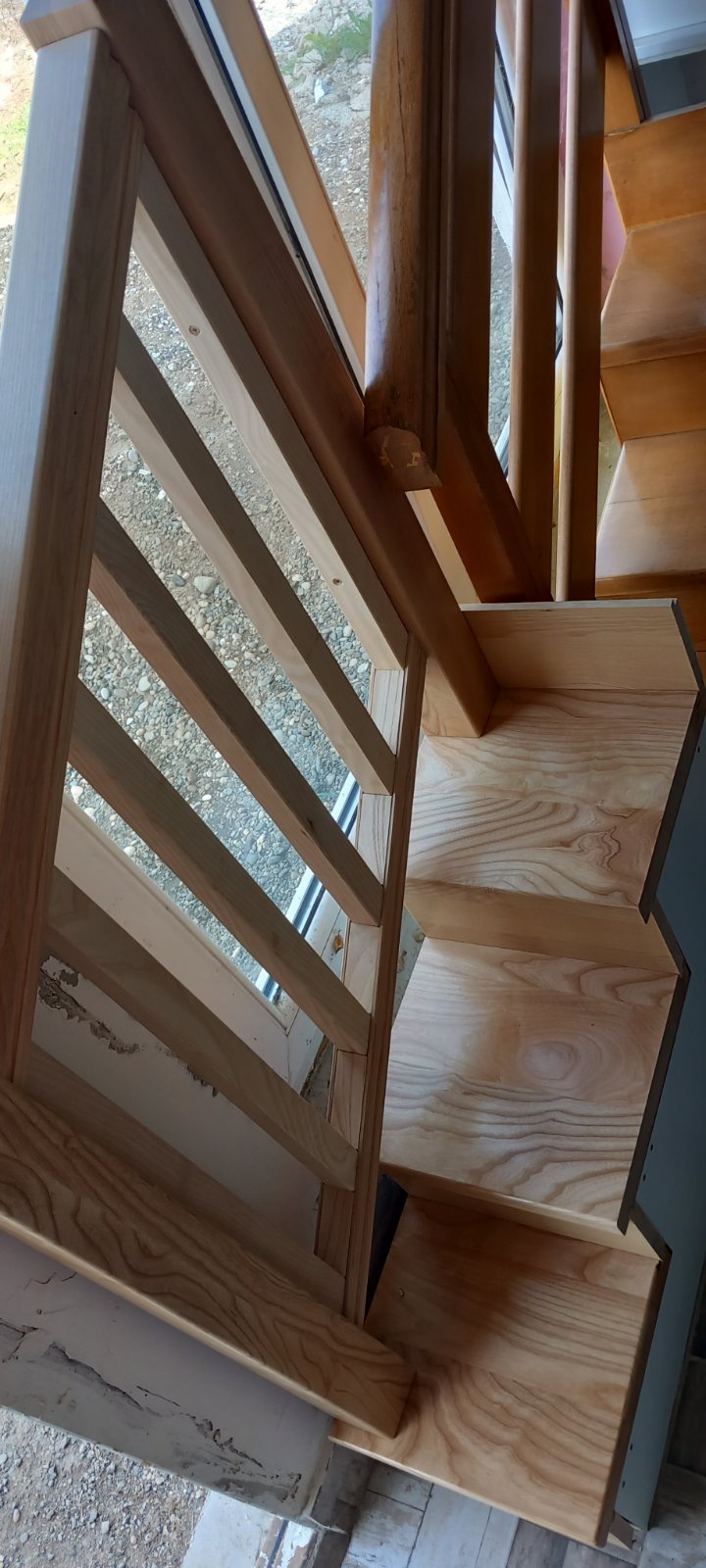 Thumbnail [100%x225]