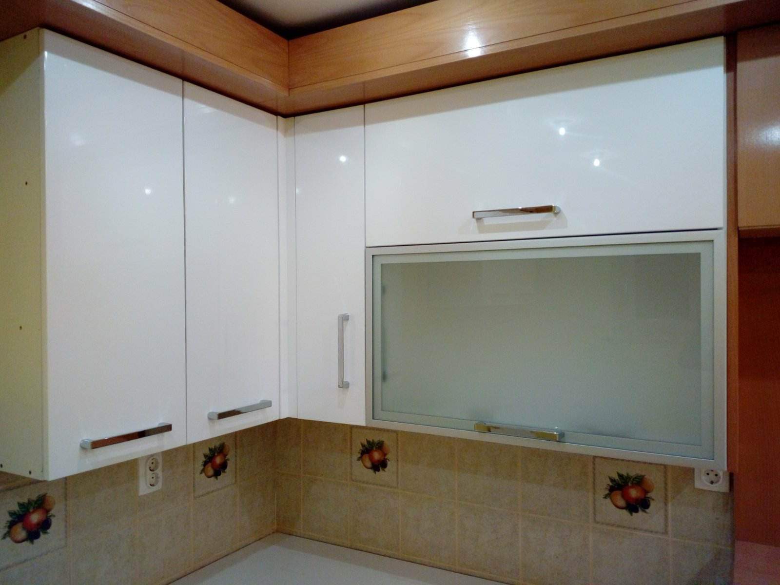 Thumbnail [100%x225]