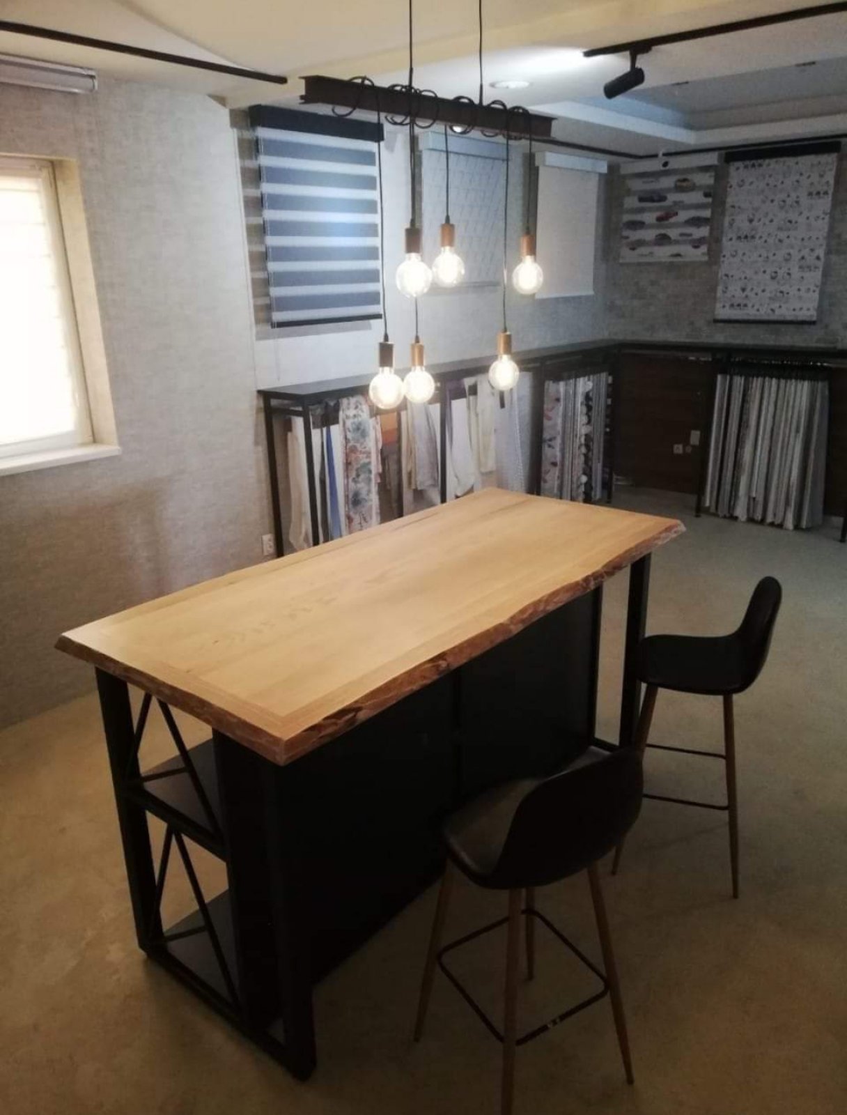 Thumbnail [100%x225]