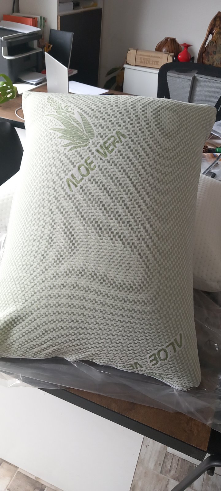 Thumbnail [100%x225]