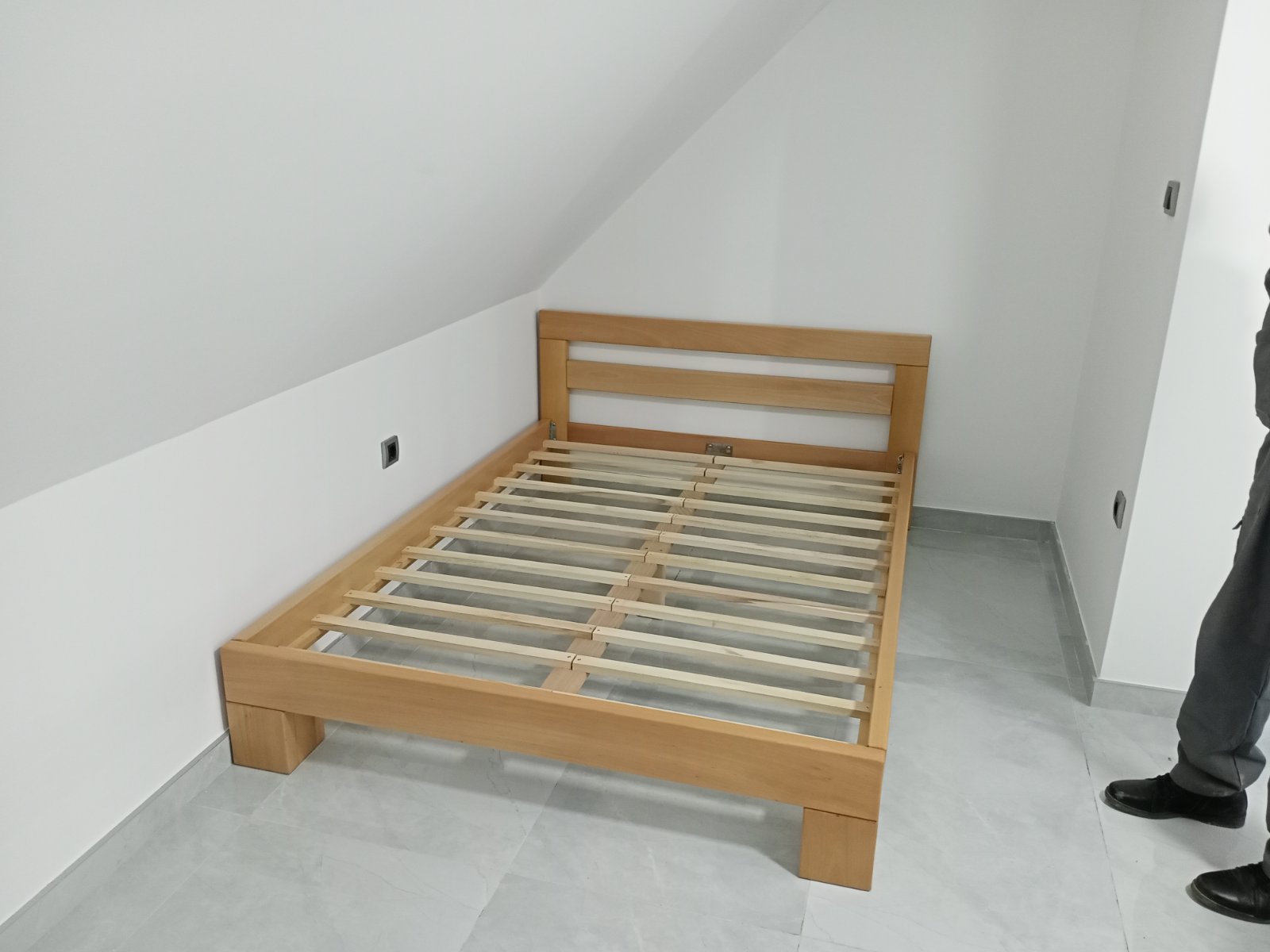 Thumbnail [100%x225]