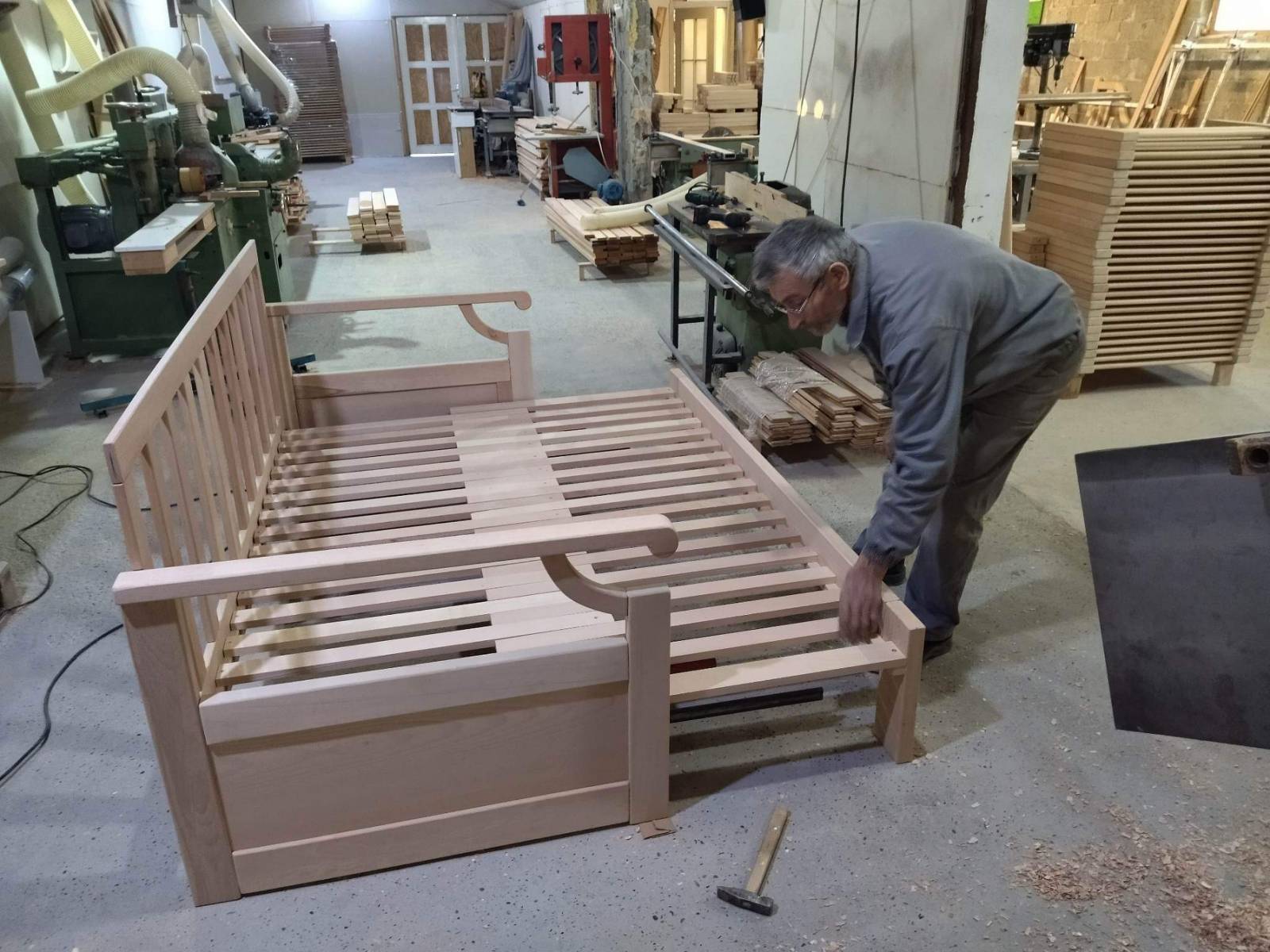 Thumbnail [100%x225]