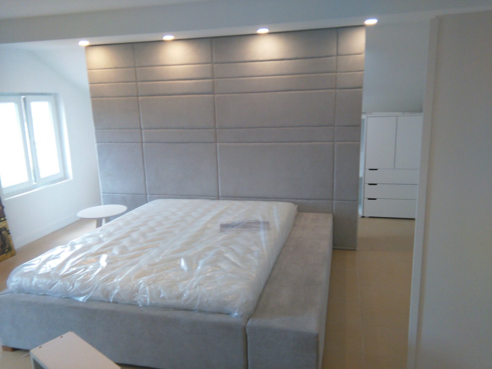 Thumbnail [100%x225]