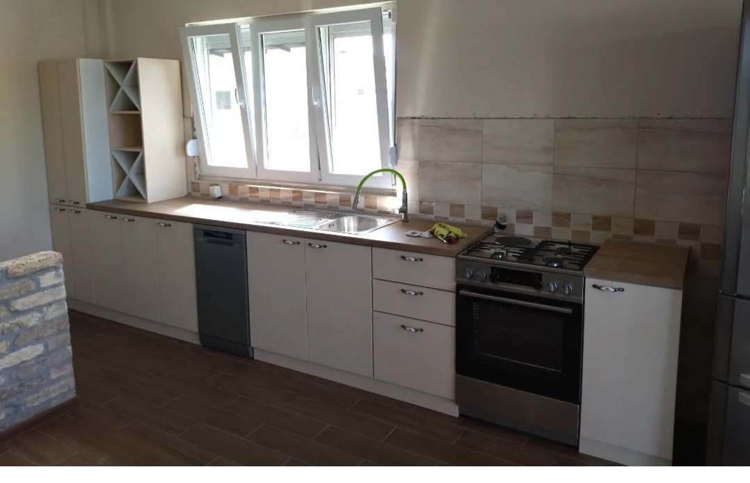 Thumbnail [100%x225]