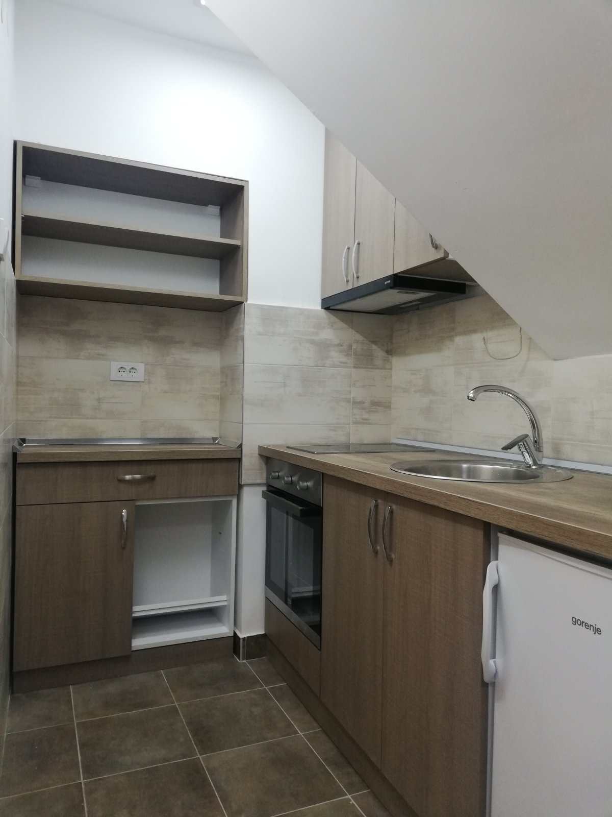 Thumbnail [100%x225]