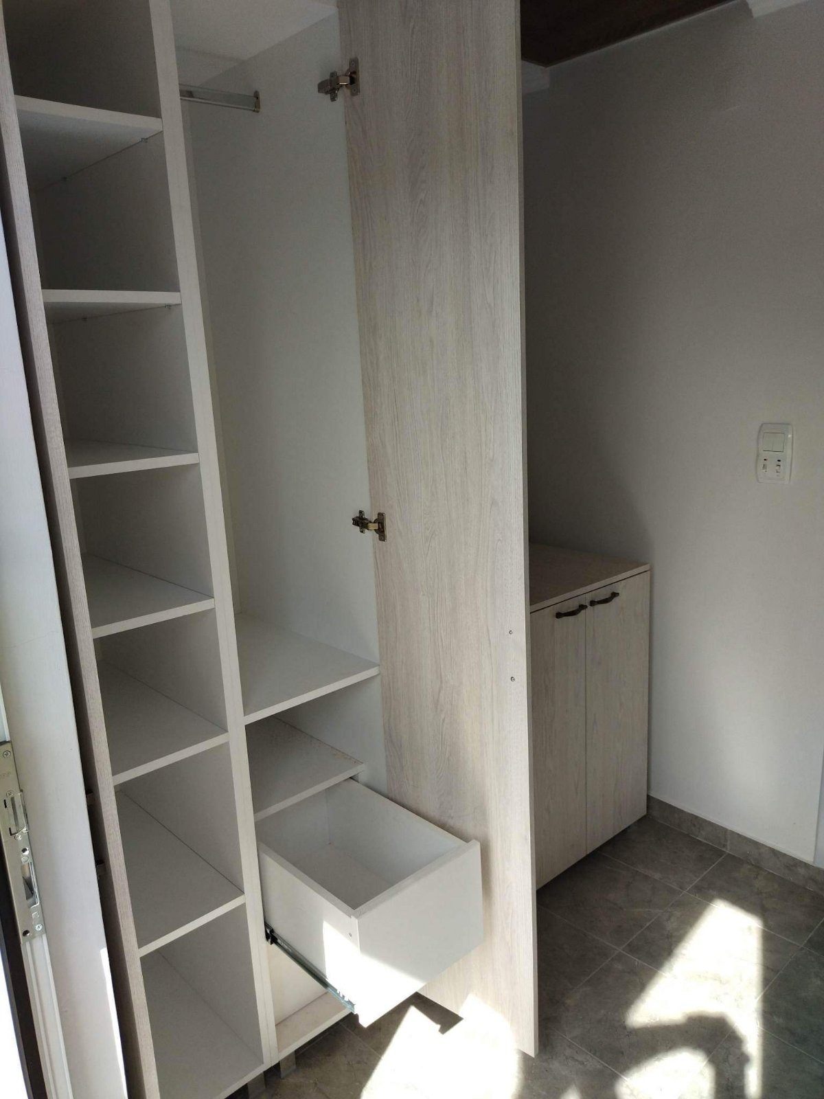 Thumbnail [100%x225]