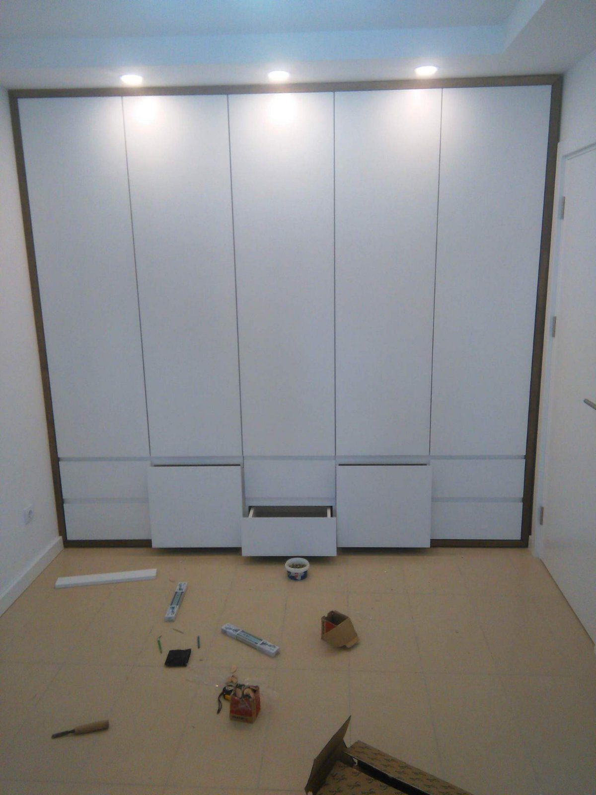 Thumbnail [100%x225]